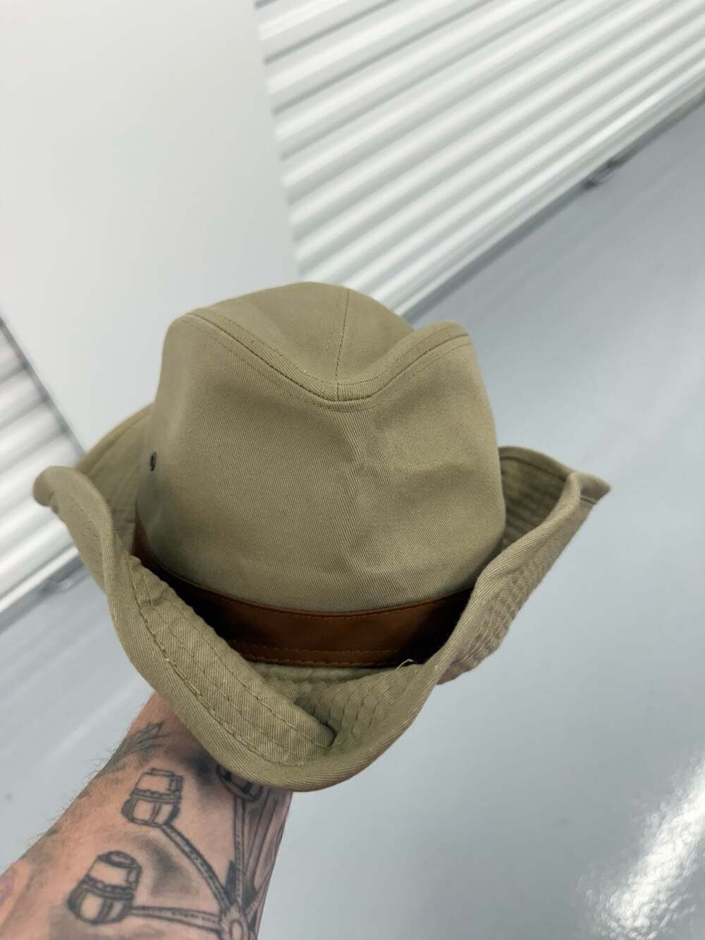 Orvis Cotton Outback Safari Hat with Leather Trim